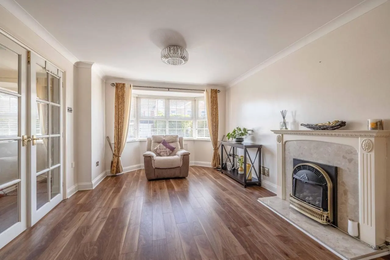 Holiday home Spacious 3 Bedroom Home - Great For Families! Slough