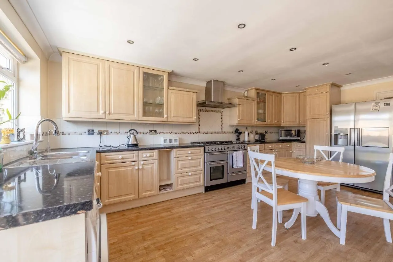 Holiday home Spacious 3 Bedroom Home - Great For Families! Slough